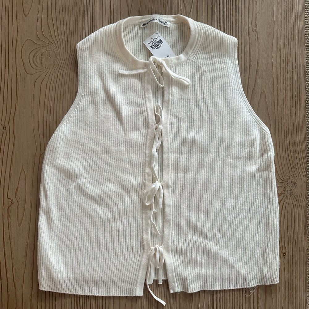 Abercrombie and Fitch NWT sleeveless ribbed tie front top